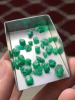 30 Carat Swat Emerald Rough Lot – Dimensions 9.45 × 7.70 × 4.78 mm - Image 5