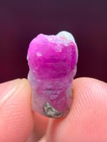 The 10.30 ct Afghan Ruby Specimen: A Gemstone of Timeless Beauty - Image 9
