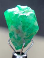 Natural Swat Emerald Crystal 7.05ct – 14×9×8mm – Untreated Vivid Green Rough Gemstone - Image 2