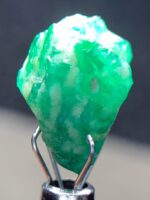 Natural Swat Emerald Crystal 7.05ct – 14×9×8mm – Untreated Vivid Green Rough Gemstone - Image 4