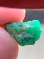 Natural Swat Emerald Crystal 7.05ct – 14×9×8mm – Untreated Vivid Green Rough Gemstone - Image 8