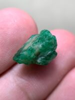 Natural Swat Emerald Crystal 7.05ct – 14×9×8mm – Untreated Vivid Green Rough Gemstone - Image 9