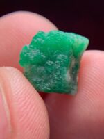 5.97ct Swat Emerald Crystal: A Vivid Green Treasure from Pakistan’s Gem Valley - Image 2
