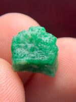 5.97ct Swat Emerald Crystal: A Vivid Green Treasure from Pakistan’s Gem Valley - Image 3