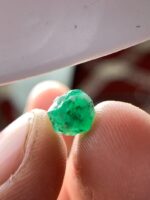 Nature’s Green Jewel: 2.50ct Swat Emerald Crystal (6.85 × 5.46 × 6.60 mm) - Image 2