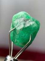 8.03ct Swat Emerald Crystal: Natural Untreated Gemstone - Image 4