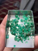 A New Gem Discovery: 29ct Panjshir Emerald Rough Lot - Image 10
