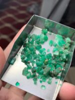A New Gem Discovery: 29ct Panjshir Emerald Rough Lot - Image 6