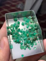 A New Gem Discovery: 29ct Panjshir Emerald Rough Lot - Image 7