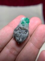 36.25 ct Emerald Specimen from Swat Valley (31.39 × 18.84 × 9.70 mm): A Crystal of Pure Elegance - Image 2