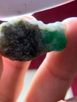 36.25 ct Emerald Specimen from Swat Valley (31.39 × 18.84 × 9.70 mm): A Crystal of Pure Elegance - Image 3