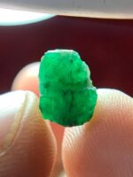 Natural Brilliance in Every Facet: 2.52ct Emerald Crystal from Swat Valley - Image 3