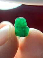 Natural Brilliance in Every Facet: 2.52ct Emerald Crystal from Swat Valley - Image 4
