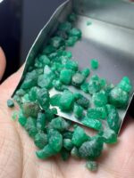 49.25ct Swat Emerald Rough Lot – Natural Green Crystals Avg. 10.07 x 6.61 x 4.37mm - Image 5