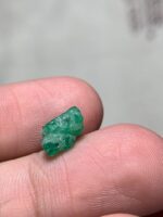2.89 Carat Emerald Crystal from Swat: A Vibrant Natural Gem - Image 2