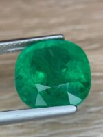 GIA Certified 8.81 ct Emerald from Zambia - Image 4