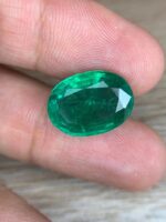 AIG Certified 9.10 ct Minor Oil Emerald from Zambia - Image 6