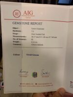 AIG Certified 9.10 ct Minor Oil Emerald from Zambia - Image 2