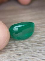 AIG Certified Minor Oil 12.59 CT Emerald from Zambia - Image 8