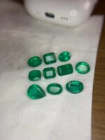 28.15 Carat Natural Zambian Emerald - Image 5