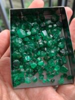 Facet Grade Rough 128 ct Emerald - Vivid Green - from Swat, Pakistan - Image 9
