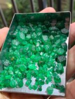 Facet Grade Rough 128 ct Emerald - Vivid Green - from Swat, Pakistan - Image 4