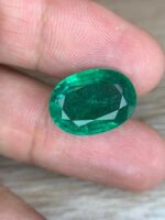 AIG Certified 9.10 ct Minor Oil Emerald from Zambia - Image 11