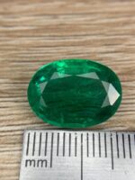AIG Certified 9.10 ct Minor Oil Emerald from Zambia - Image 5