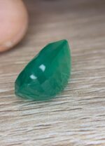 AIG Certified Minor Oil 12.59 CT Emerald from Zambia - Image 9