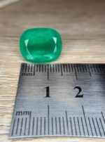 AIG Certified Minor Oil 12.59 CT Emerald from Zambia - Image 15