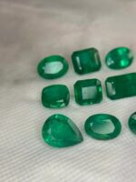 28.15 Carat Natural Zambian Emerald - Image 7