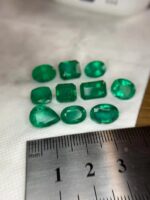 28.15 Carat Natural Zambian Emerald - Image 2