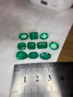 28.15 Carat Natural Zambian Emerald - Image 3