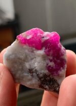 79 ct Beautiful Ruby Specimen from Afghanistan with some pyrite - Image 4