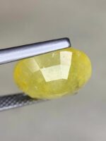 5.92 Carat Sri Lankan Sapphire – A Classic Oval Faceted Gemstone - Image 4