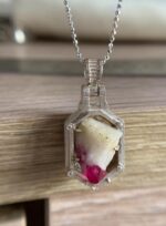 40.7 ct A rare Afghan ruby specimen preserved in silver - Image 2