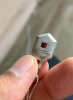 40.7 ct A rare Afghan ruby specimen preserved in silver - Image 9