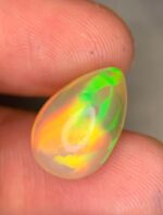 Beautiful 6.08 CT white Opal from Ethiopia - Image 7