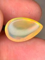 Beautiful 6.08 CT white Opal from Ethiopia - Image 9