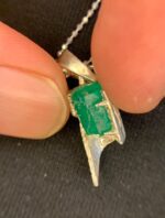 Luxury 17.15 Carat Natural Swat Emerald Crystal Pendant in Sterling Silver - Image 3