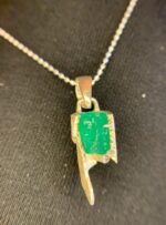 Luxury 17.15 Carat Natural Swat Emerald Crystal Pendant in Sterling Silver - Image 9