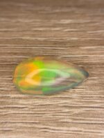 Beautiful 7.10 CT white Opal from Ethiopia - Image 5