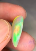 Beautiful 7.10 CT white Opal from Ethiopia - Image 8