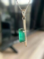 Luxury 22.28 Carat Natural Swat Emerald Crystal Pendant in Sterling Silver - Image 11