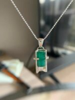 33.84 ct Luxury Emerald Pendant Preserved In Silver - Image 3