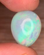 Beautiful 5.92 CT white Opal from Ethiopia - Image 6