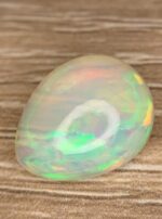 Beautiful 5.92 CT white Opal from Ethiopia - Image 7